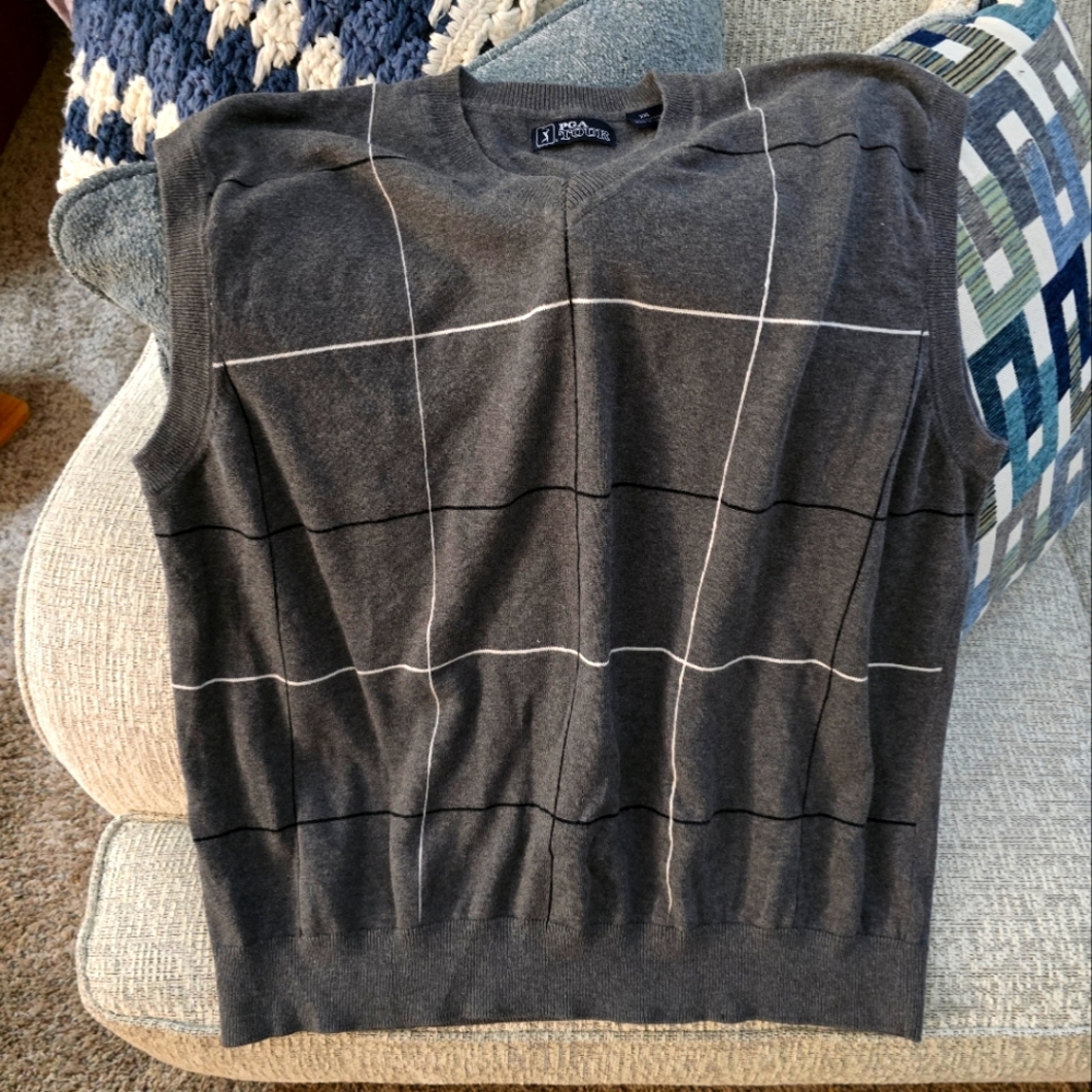 Excellent Condition like New PGA Tour v-neck sweater vest XXL argyle gray